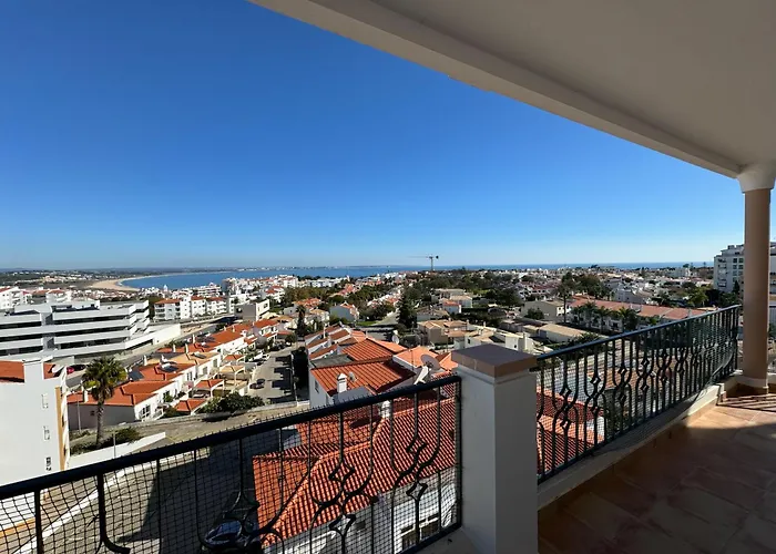 Spacious Flat With Breathtaking Views #1930 公寓