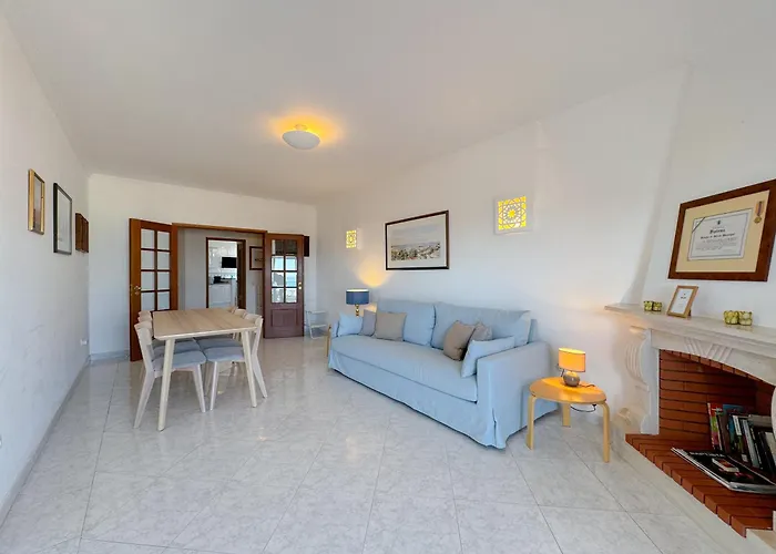 Spacious Flat With Breathtaking Views #1930 * 拉哥斯